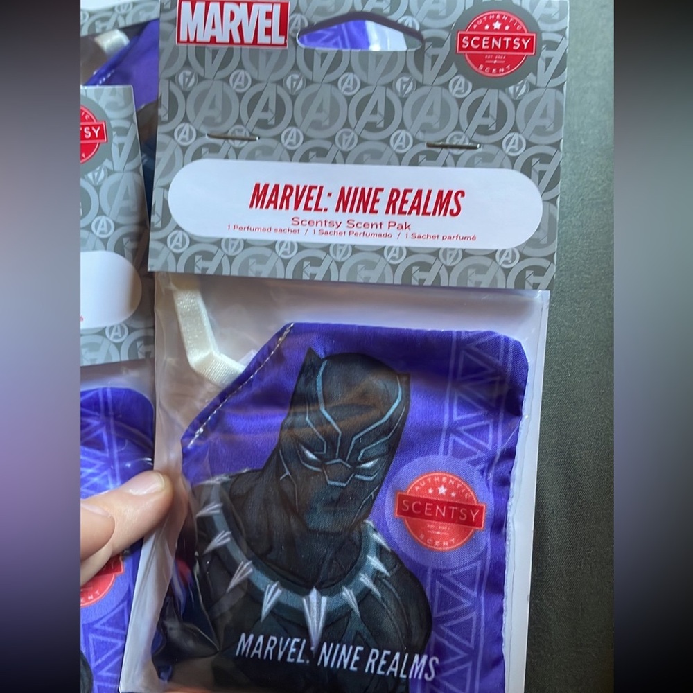 Scentsy Marvel Nine Realms 7 Scent Paks with Black Panther